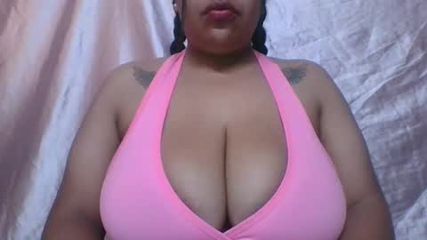 coornybee_1 online show from September 25, 4:54 pm