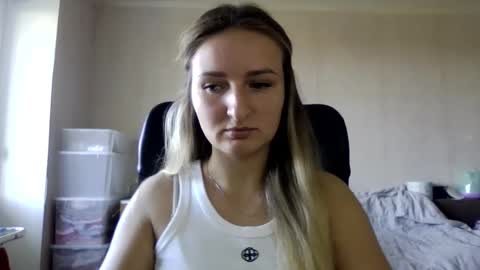 cora_fora online show from September 22, 8:05 am