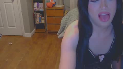 coracav online show from January 13, 11:10 pm