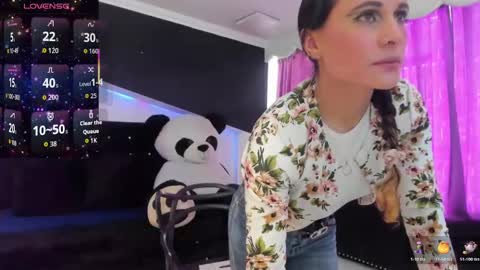 Snapshot of coral_gibson chatting on November 1, 1:02 pm Coral  online show from November 1, 1:02 pm