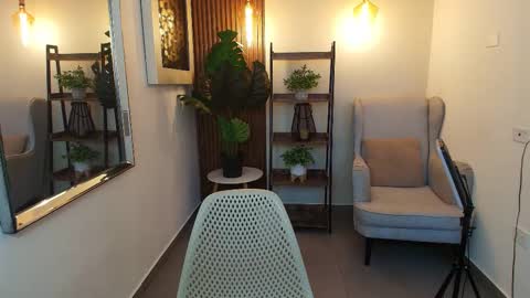 Snapshot of coral_lise chatting on October 3, 11:07 am Coral online show from October 3, 11:07 am