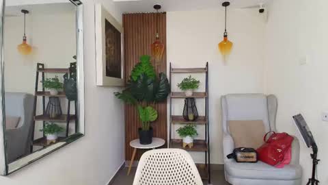 Snapshot of coral_lise chatting on October 4, 11:08 am Coral online show from October 4, 11:08 am