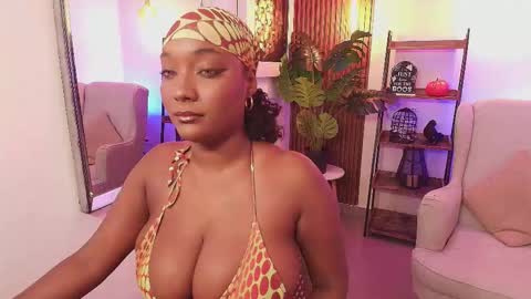 Snapshot of coral_lise chatting on October 17, 1:35 pm Coral online show from October 17, 1:35 pm