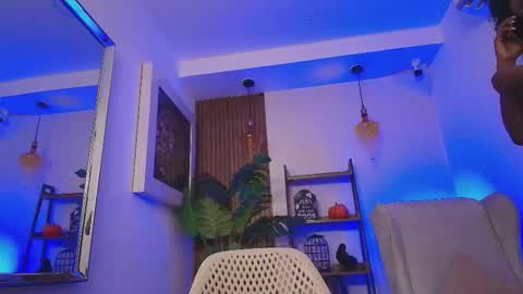 Snapshot of coral_lise chatting on October 18, 11:33 am Coral online show from October 18, 11:33 am