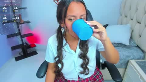 Snapshot of coralebaez chatting on June 13, 3:59 am CORALE online show from June 13, 3:59 am