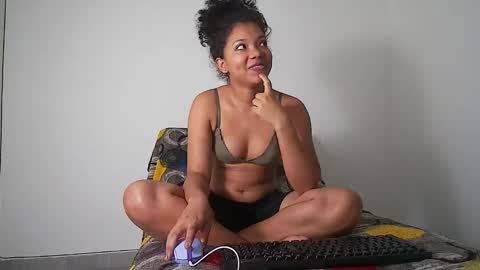 Snapshot of coraline_777 chatting on November 16, 9:31 pm coraline_777 online show from November 16, 9:31 pm