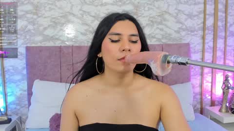 coraline hot18 online show from December 31, 4:57 pm