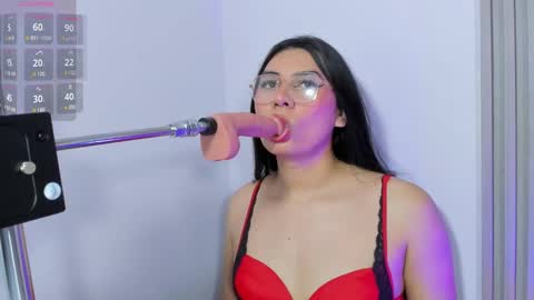 coraline hot18 online show from February 19, 4:11 pm
