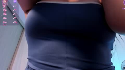 Snapshot of coralinekam1 chatting on January 15, 4:11 pm Coralinekam1 online show from January 15, 4:11 pm