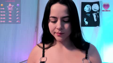 Snapshot of coralinekam1 chatting on January 17, 4:04 pm Coralinekam1 online show from January 17, 4:04 pm