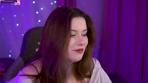 Snapshot of coralinekeyns chatting on December 2, 5:15 am little girl who is always right or Coraline online show from December 2, 5:15 am