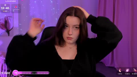 Snapshot of coralinekeyns chatting on December 23, 5:28 am little girl who is always right or Coraline online show from December 23, 5:28 am