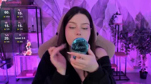 Snapshot of coralinekeyns chatting on September 14, 5:28 am little girl who is always right or Coraline online show from September 14, 5:28 am