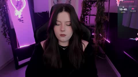 Snapshot of coralinekeyns chatting on September 26, 5:33 am little girl who is always right or Coraline online show from September 26, 5:33 am