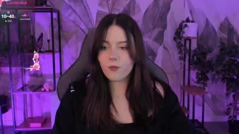 Snapshot of coralinekeyns chatting on September 27, 6:07 am little girl who is always right or Coraline online show from September 27, 6:07 am