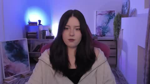 Snapshot of coralinekeyns chatting on October 29, 5:31 am little girl who is always right or Coraline online show from October 29, 5:31 am