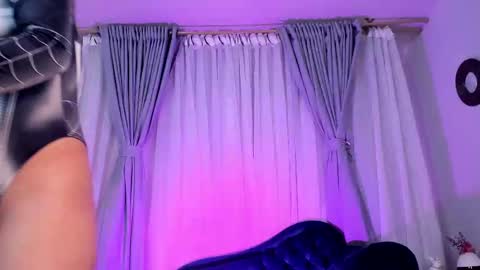 Coral Stefani online show from September 11, 10:10 pm