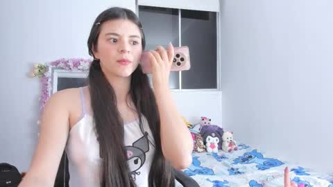 Snapshot of coralinexxx07 chatting on January 12, 3:23 am Coraline uwu Bienvenidos al dulce mundo de Coraline Hola amores soy Coraline Una chica tierna juguetona online show from January 12, 3:23 am