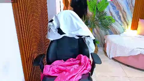 corall_tay1 online show from July 16, 12:33 pm