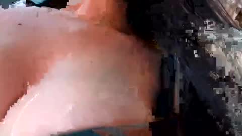 coralwells online show from May 6, 1:14 am