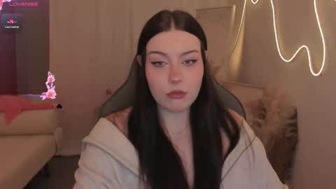 Snapshot of coramiel chatting on March 4, 5:35 am little girl who is always right or just Cora online show from March 4, 5:35 am