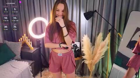 Snapshot of corazonmalinky chatting on November 27, 3:25 pm Lia online show from November 27, 3:25 pm