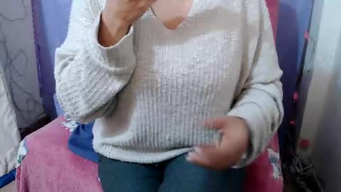 Snapshot of corinnahothotxxx chatting on September 9, 3:33 pm corinnahothotxxx online show from September 9, 3:33 pm
