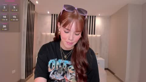 Snapshot of corinnerusso chatting on December 22, 6:26 pm Corinne Russo online show from December 22, 6:26 pm