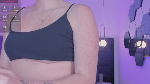 Snapshot of corinnerusso chatting on December 29, 10:01 am Corinne Russo online show from December 29, 10:01 am