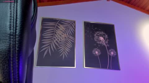 Snapshot of corinnerusso chatting on December 30, 5:04 am Corinne Russo online show from December 30, 5:04 am