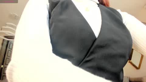 Snapshot of corinnerusso chatting on September 22, 5:09 am Corinne Russo online show from September 22, 5:09 am