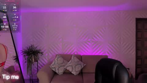 Snapshot of corinnerusso chatting on October 28, 4:27 am Corinne Russo online show from October 28, 4:27 am