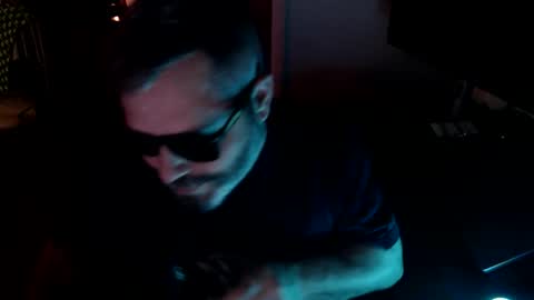 cornelious_ruckous online show from September 23, 11:30 pm