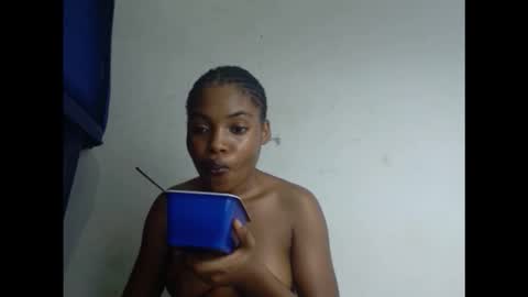 Snapshot of cornxcunt chatting on February 19, 10:06 pm cornxcunt online show from February 19, 10:06 pm