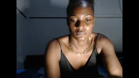 Snapshot of cornxslut chatting on April 16, 11:07 pm cornxslut online show from April 16, 11:07 pm