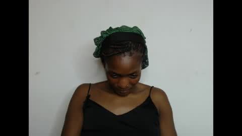 Snapshot of cornxslut chatting on June 18, 12:33 am cornxslut online show from June 18, 12:33 am