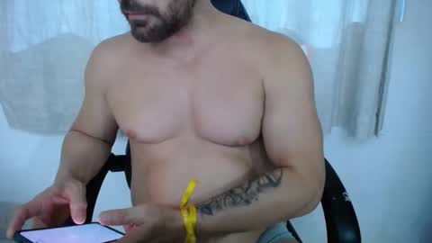 corolaxxl online show from January 11, 9:20 pm