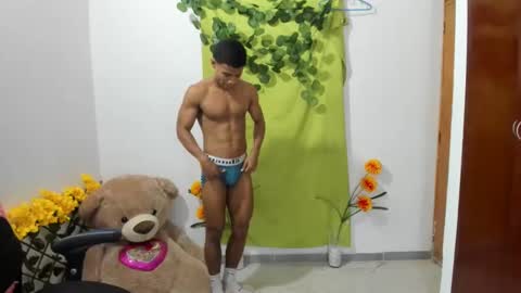 Ethan  online show from December 17, 11:49 pm
