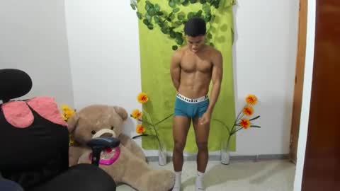Ethan  online show from December 18, 11:30 pm