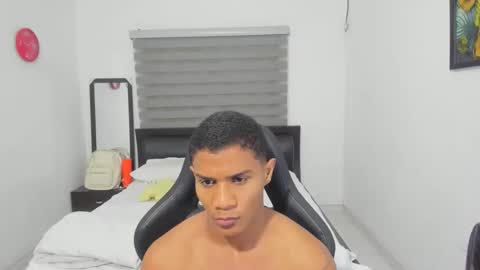 Snapshot of corzoethan chatting on February 15, 12:40 am Ethan online show from February 15, 12:40 am