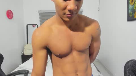 Snapshot of corzoethan chatting on March 18, 11:19 pm Ethan online show from March 18, 11:19 pm