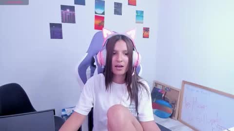 Lunita online show from February 7, 4:22 pm