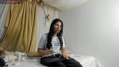 Lunita online show from June 5, 1:28 pm