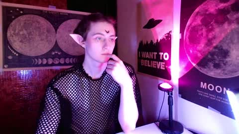 Snapshot of cosmonudes chatting on December 21, 4:25 pm Barry online show from December 21, 4:25 pm