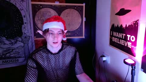 Snapshot of cosmonudes chatting on December 25, 12:05 am Barry online show from December 25, 12:05 am