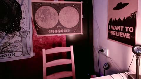 Snapshot of cosmonudes chatting on January 11, 7:38 pm Barry online show from January 11, 7:38 pm