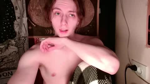 Snapshot of cosmonudes chatting on February 22, 12:05 am Barry online show from February 22, 12:05 am