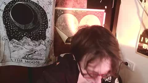 Snapshot of cosmonudes chatting on September 19, 5:57 pm Barry online show from September 19, 5:57 pm