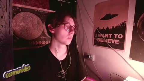 Snapshot of cosmonudes chatting on October 27, 3:16 pm Barry online show from October 27, 3:16 pm