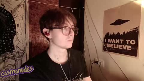 Snapshot of cosmonudes chatting on November 18, 9:19 pm Barry online show from November 18, 9:19 pm